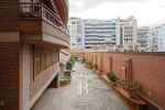 Renovated apartment in Eixample, on a semi-pedestrian street. - picture 19 title=