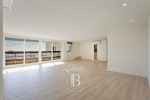 Apartment with great views and high floor on Avenida Diagonal.