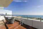 Extraordinary Penthouse with Terrace and Views of the Sea and Barcelona