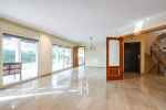 Luxury House with Garden and Pool in Ciudad Diagonal - picture 8 title=