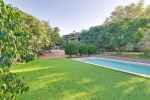 Elegant 12th-century estate with 75 hectares, just a few kilometers from the beaches of the Costa Brava.