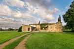 Renovated 13th century farmhouse with horse stables only 15 minutes from the beaches of the Costa Brava, Girona. - picture 39 title=