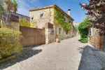 Village house with a Tourist License in the heart of Peratallada, located in the Golden Triangle of Empordà, Costa Brava