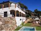 Beautiful fully renovated house with tourist license and sea views