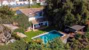 Excellent 5 bedroom house with garden and pool for sale in the center of Sant Vicenç de Montalt.