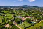 Casa con increíble jardín de 3.500 m²  con vistas al mar en venta en Sant Andreu de Llavaneres, Barcelona.